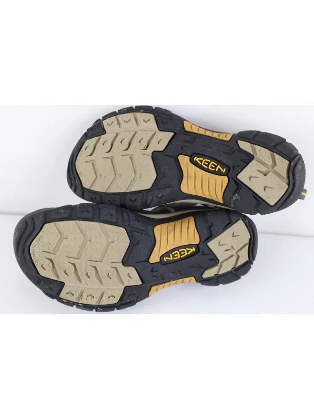 Keen Mens Size 8.5 Newport H2 Waterproof Hiking Trekking Sandals Shoes Gray